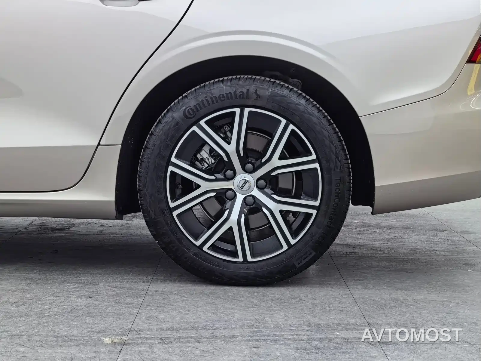 Volvo S60 2023 B4 Smart Comfort Luxury Edition — фото 12