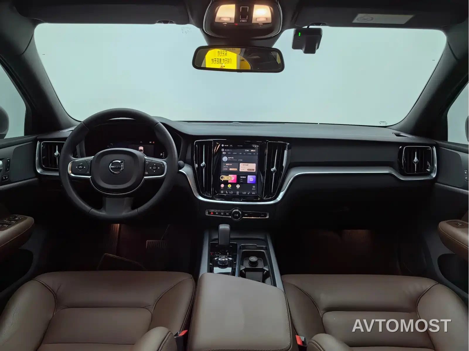 Volvo S60 2023 B4 Smart Comfort Luxury Edition — фото 17