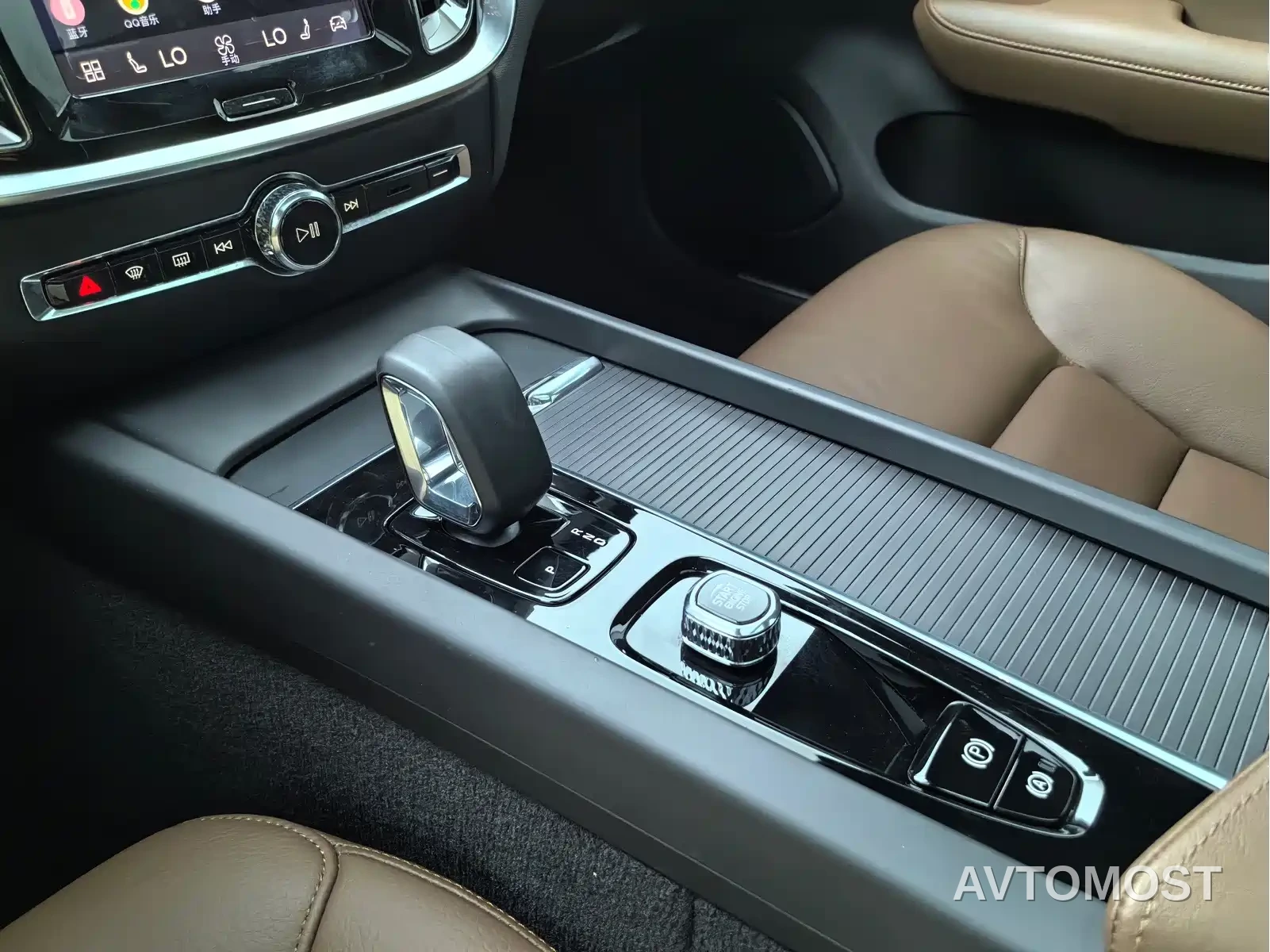Volvo S60 2023 B4 Smart Comfort Luxury Edition — фото 22