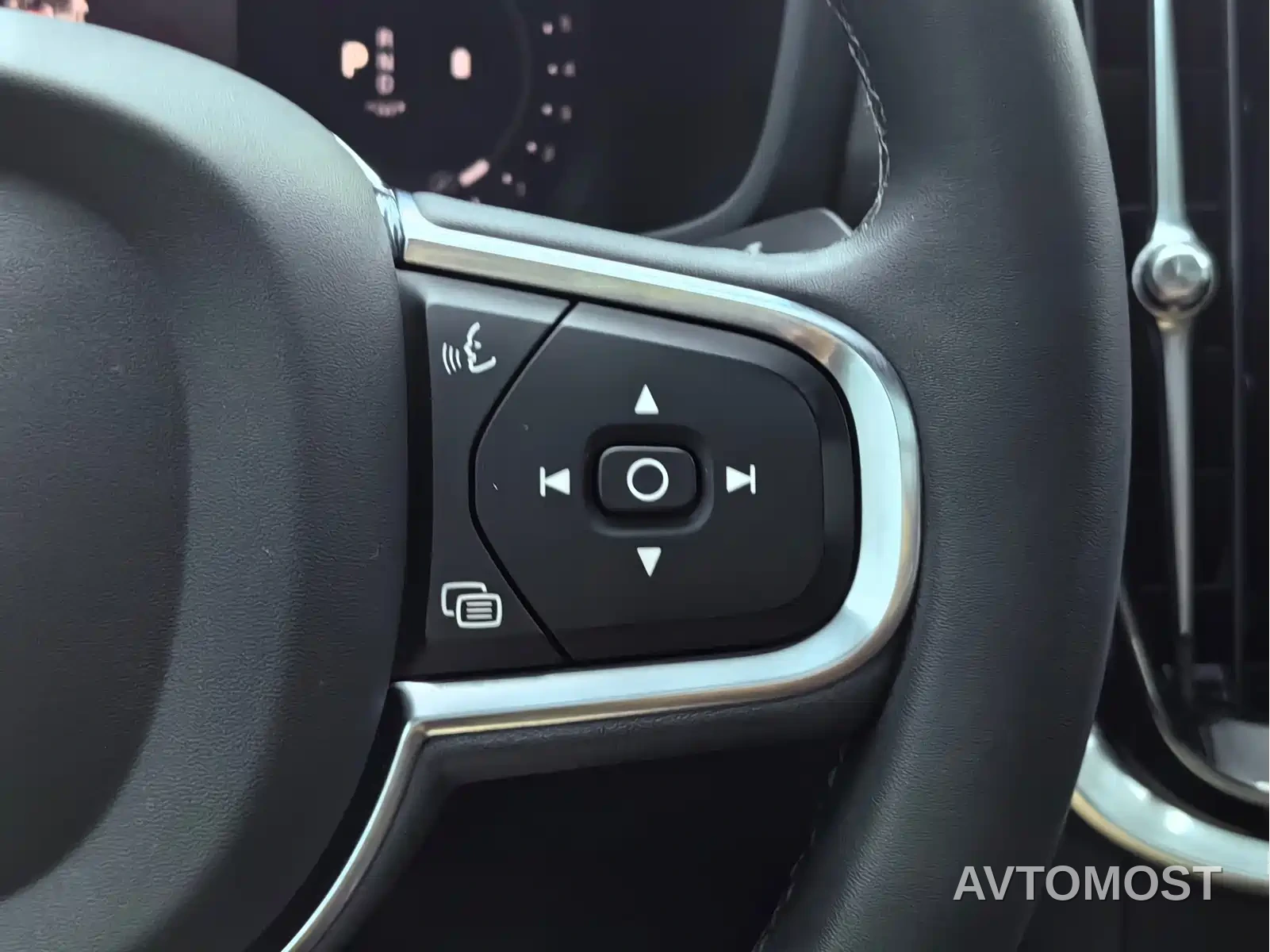 Volvo S60 2023 B4 Smart Comfort Luxury Edition — фото 25