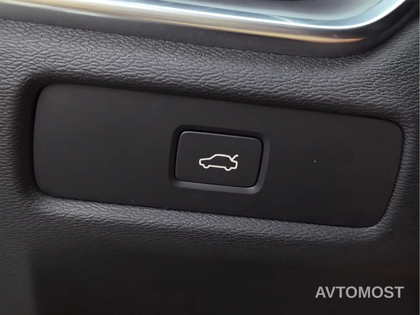 Volvo S60 2023 B4 Smart Comfort Luxury Edition — фото 27