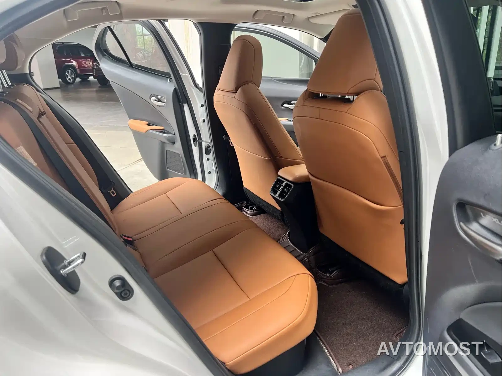 Lexus UX 2020 260h Explore Fun Edition China V — фото 7