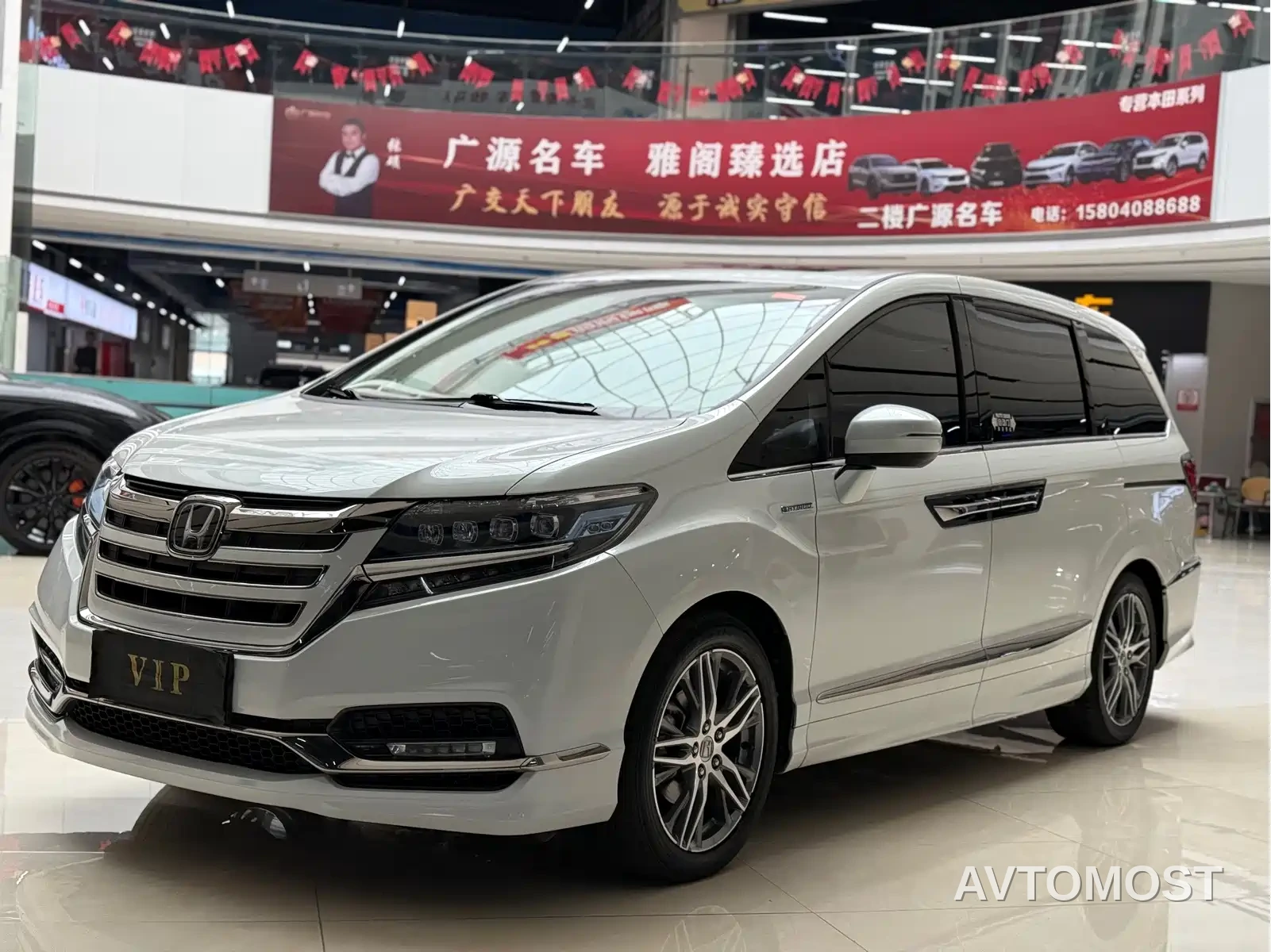Honda Elysion 2019 2.0L Hybrid Luxury Edition — фото 1