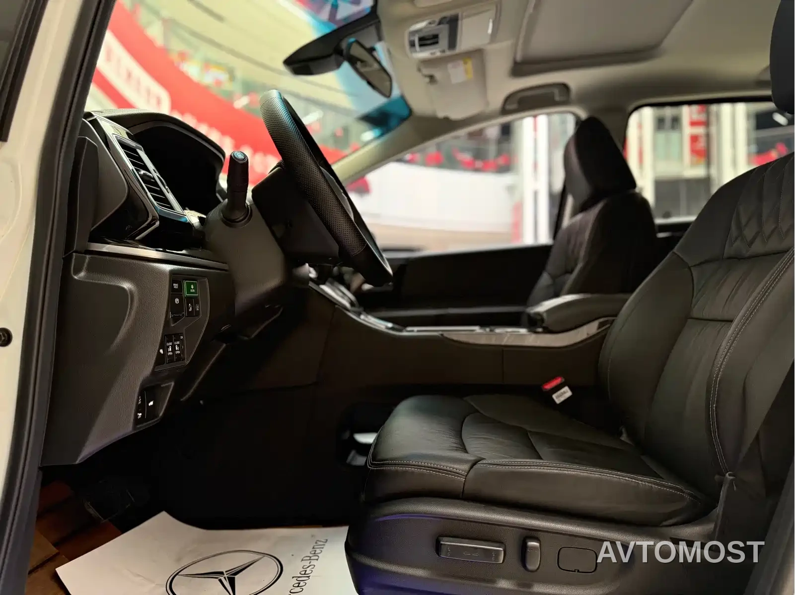 Honda Elysion 2019 2.0L Hybrid Luxury Edition — фото 3
