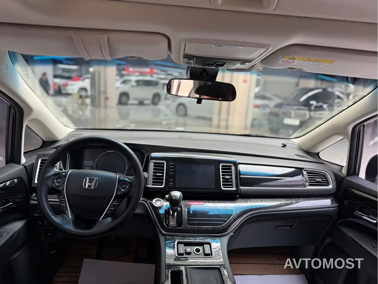 Honda Elysion 2019 2.0L Hybrid Luxury Edition — фото 5