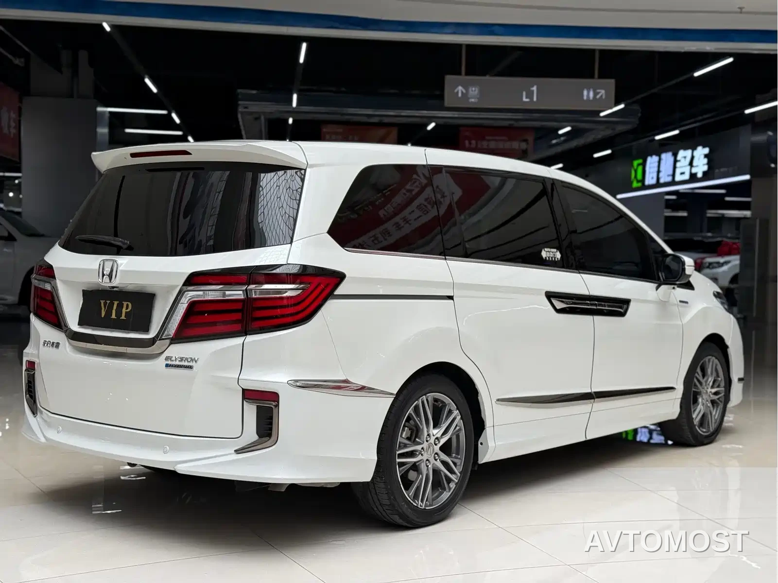 Honda Elysion 2019 2.0L Hybrid Luxury Edition — фото 8