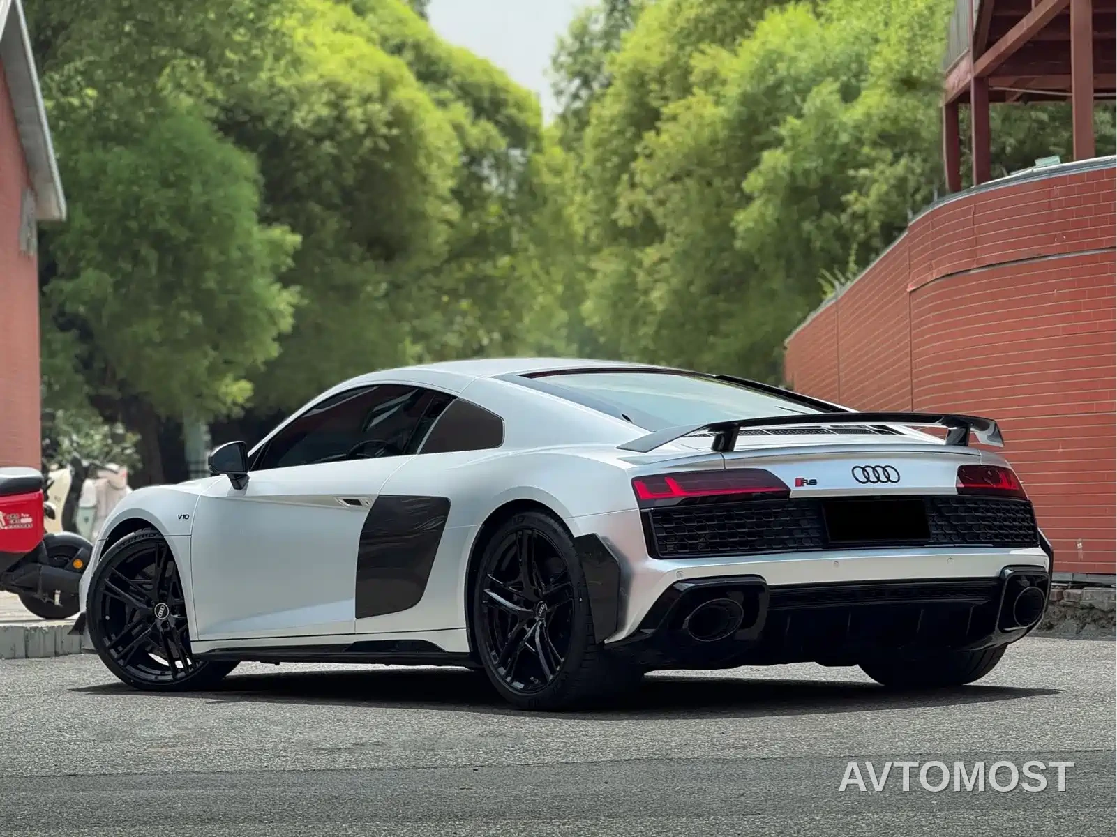 Audi R8 2022 V10 Coupe Performance — фото 13
