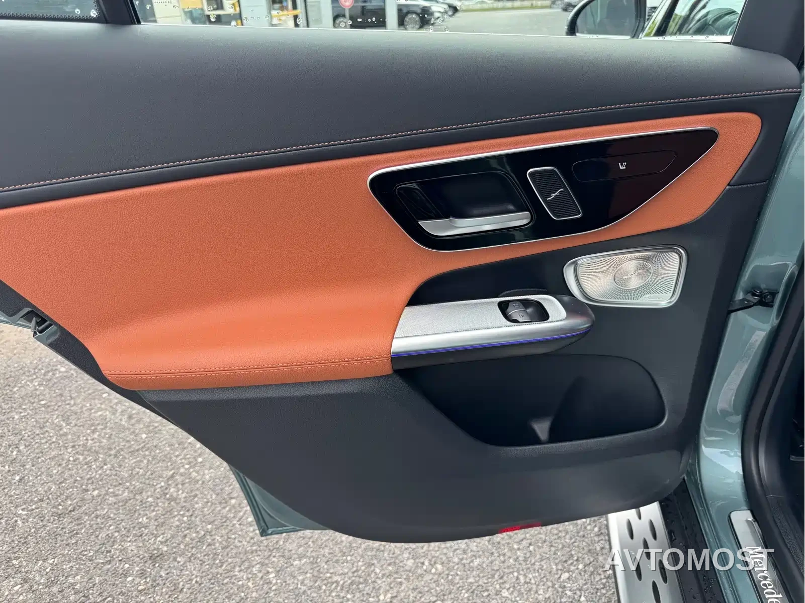Mercedes-Benz GLC New Energy 2025 350 e L 4MATIC Collector's Edition — фото 12