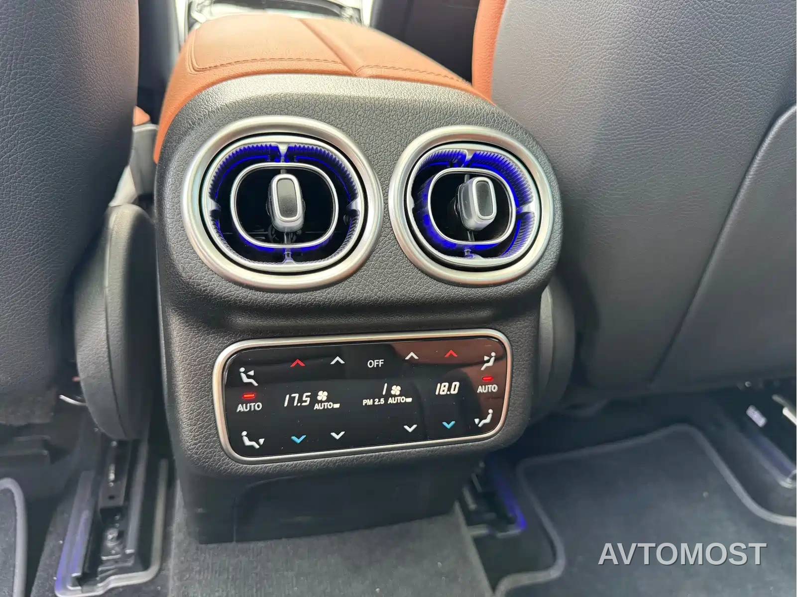 Mercedes-Benz GLC New Energy 2025 350 e L 4MATIC Collector's Edition — фото 13