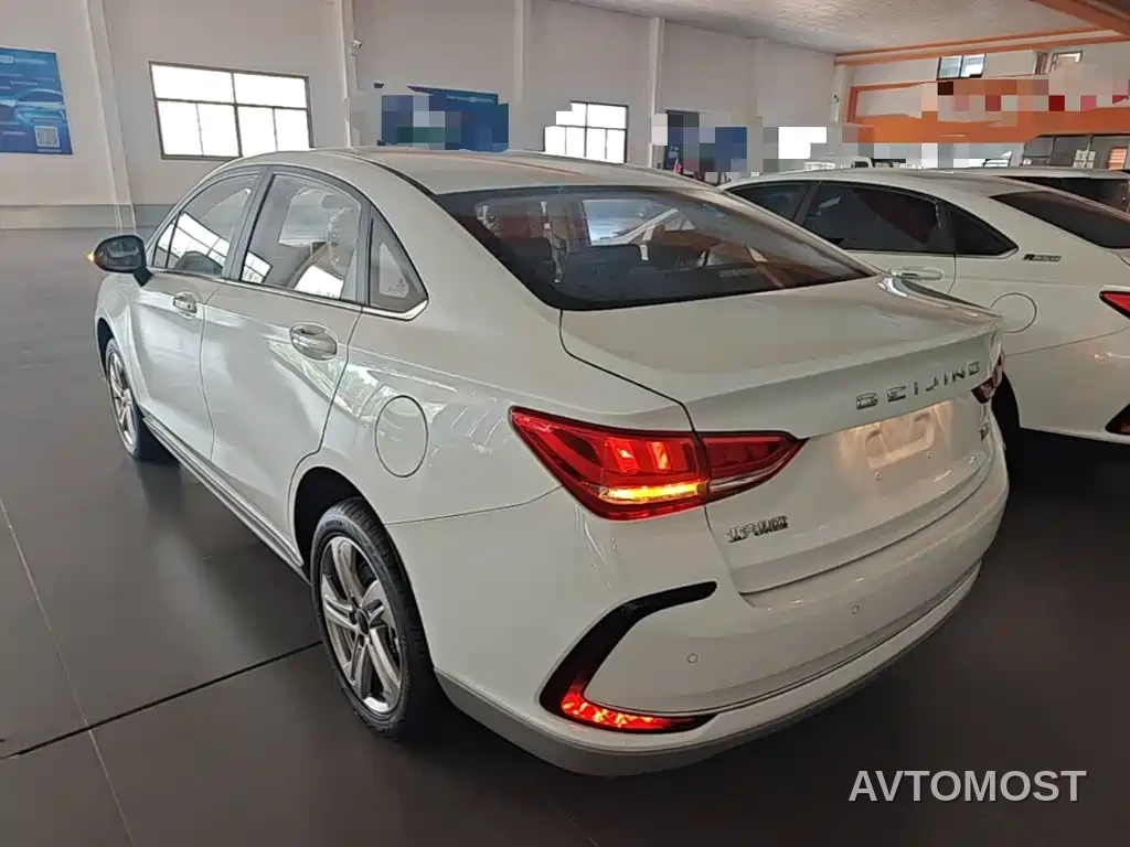 BAIC Beijing EU5 2025 Hongtu Standard Edition — фото 4