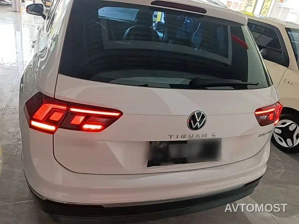 Volkswagen Tiguan L 2021 330TSI Automatic 2WD Smart — фото 5