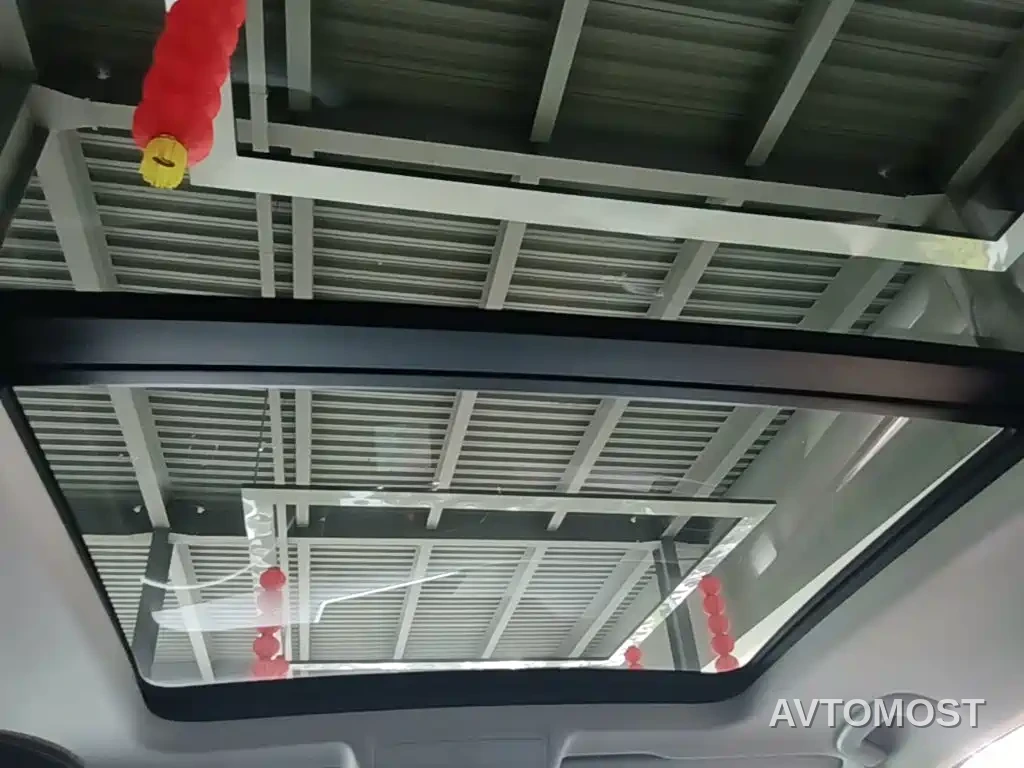 Volkswagen Tiguan L 2021 330TSI Automatic 2WD Smart — фото 15