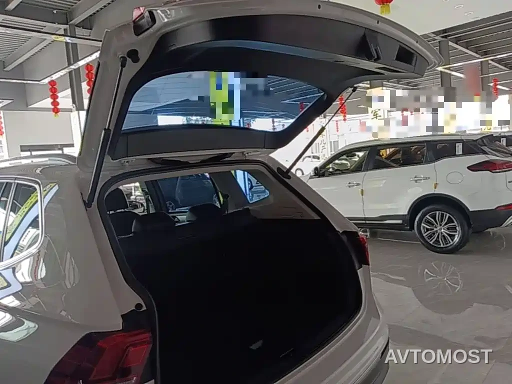 Volkswagen Tiguan L 2021 330TSI Automatic 2WD Smart — фото 16