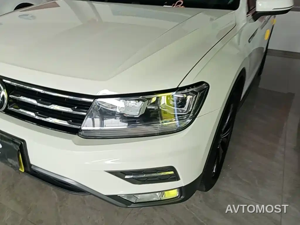 Volkswagen Tiguan L 2021 330TSI Automatic 2WD Smart — фото 21