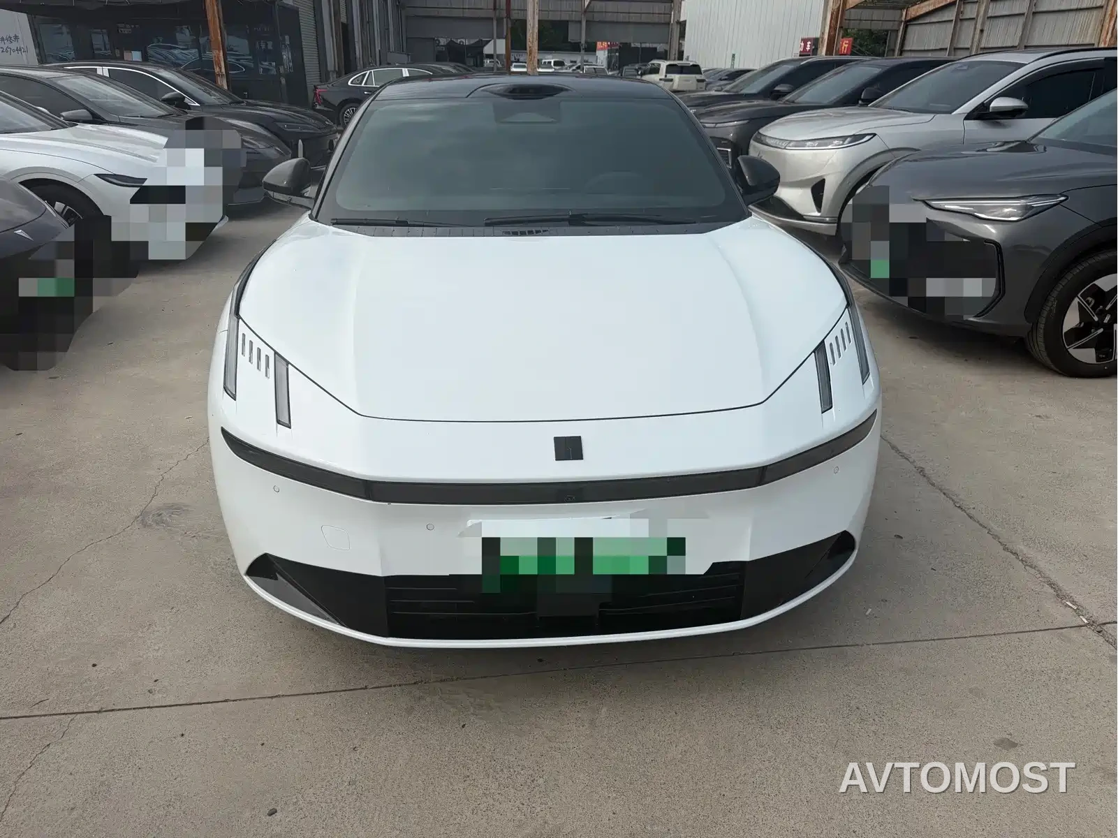 Lynk & Co 10 EM-P 2025 Model 120 AWD Halo — фото 2
