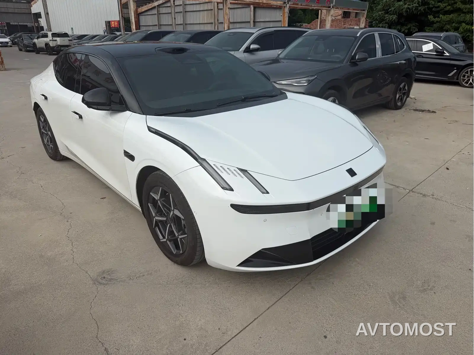 Lynk & Co 10 EM-P 2025 Model 120 AWD Halo — фото 3