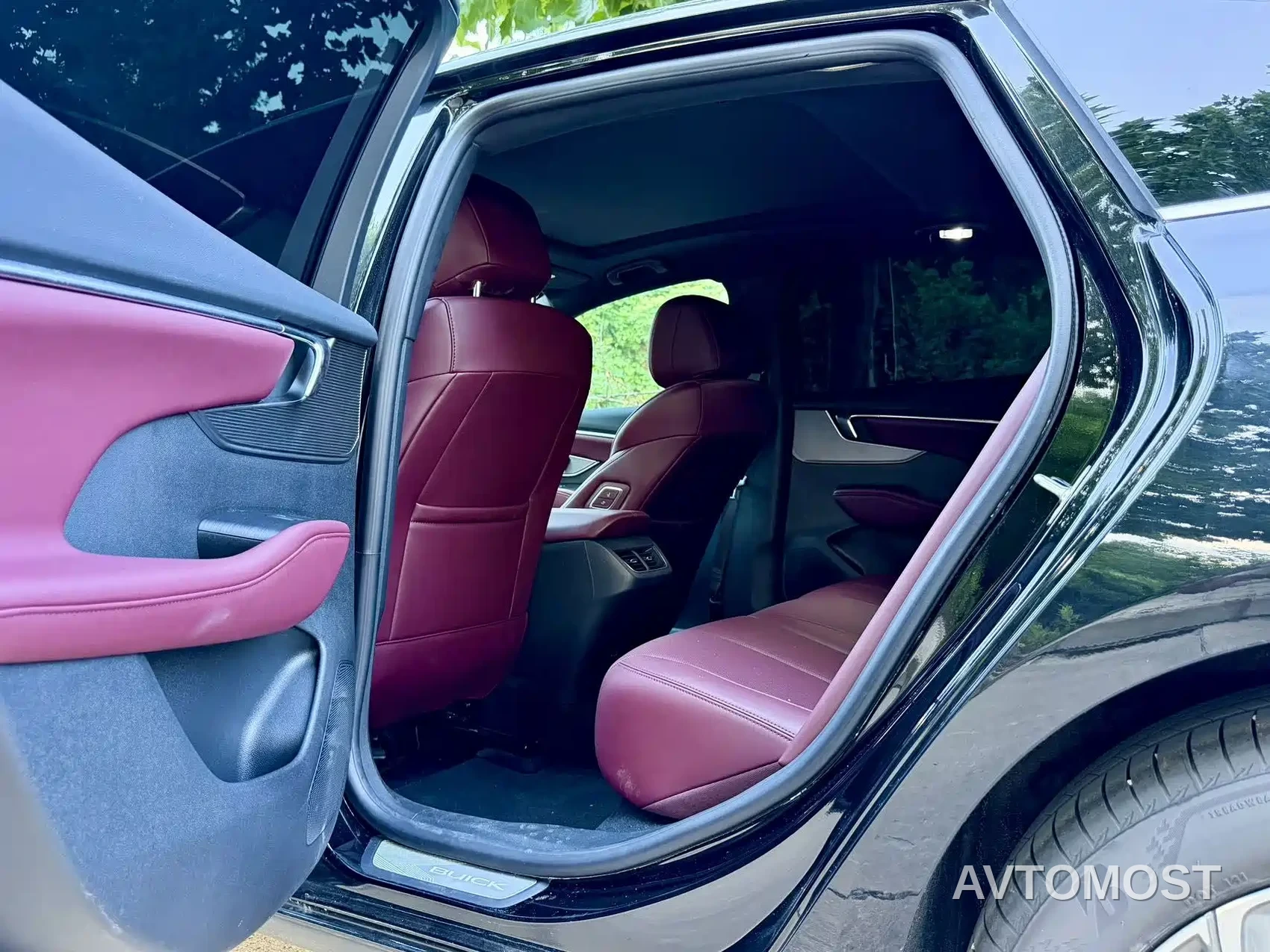 Buick LaCrosse 2026 Model 28T Platinum Edition — фото 11