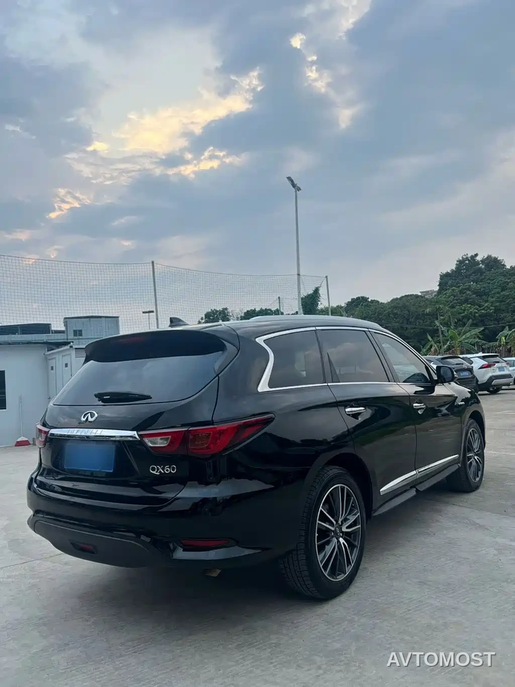 Infiniti QX60 (Import) 2020 2.5 S/C Hybrid 2WD Excellence Edition — фото 10