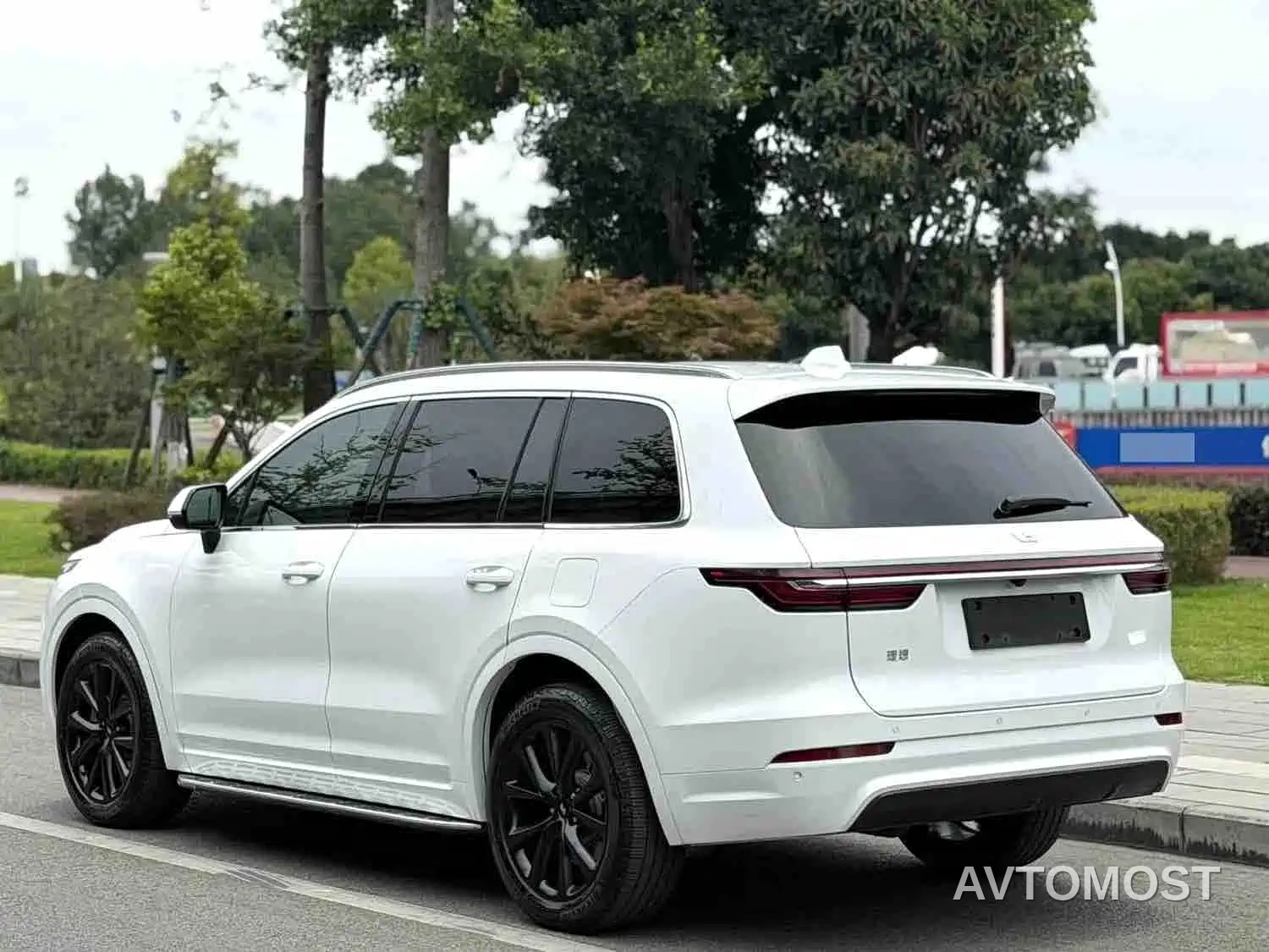 Li ONE 2020 Extended Range 6-seater — фото 7