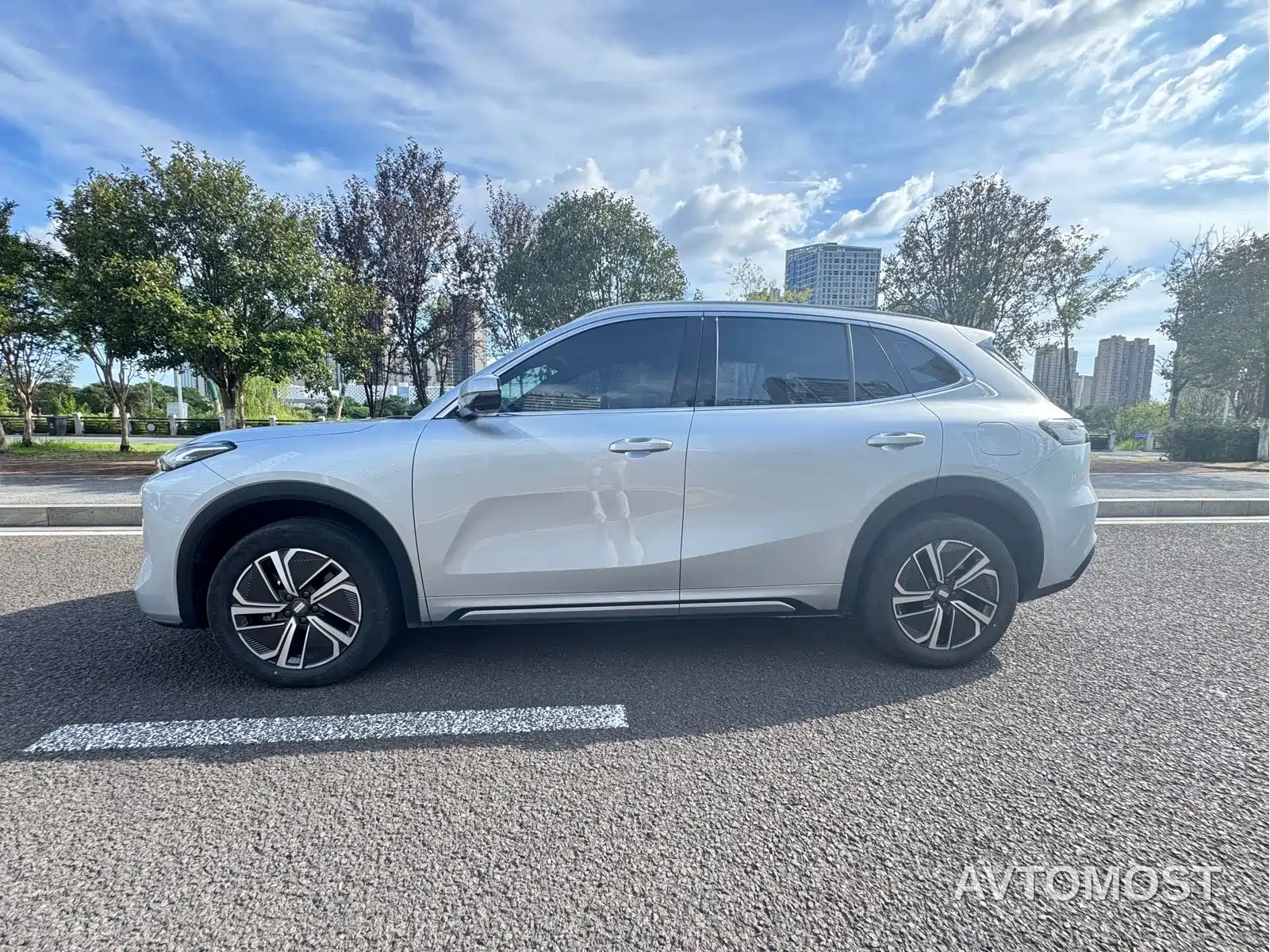 Geely Galaxy Starship 7 EM-i 2025 Model 120km Explorer+ Edition — фото 4