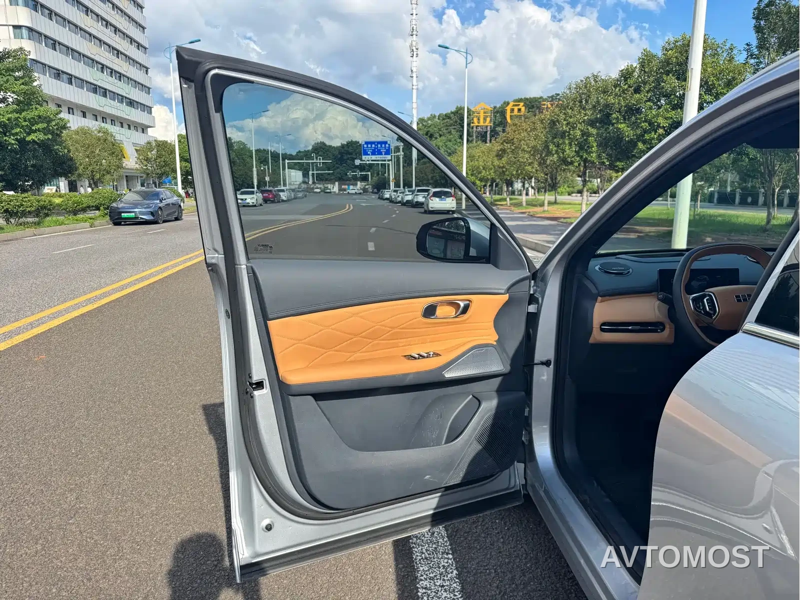 Geely Galaxy Starship 7 EM-i 2025 Model 120km Explorer+ Edition — фото 8