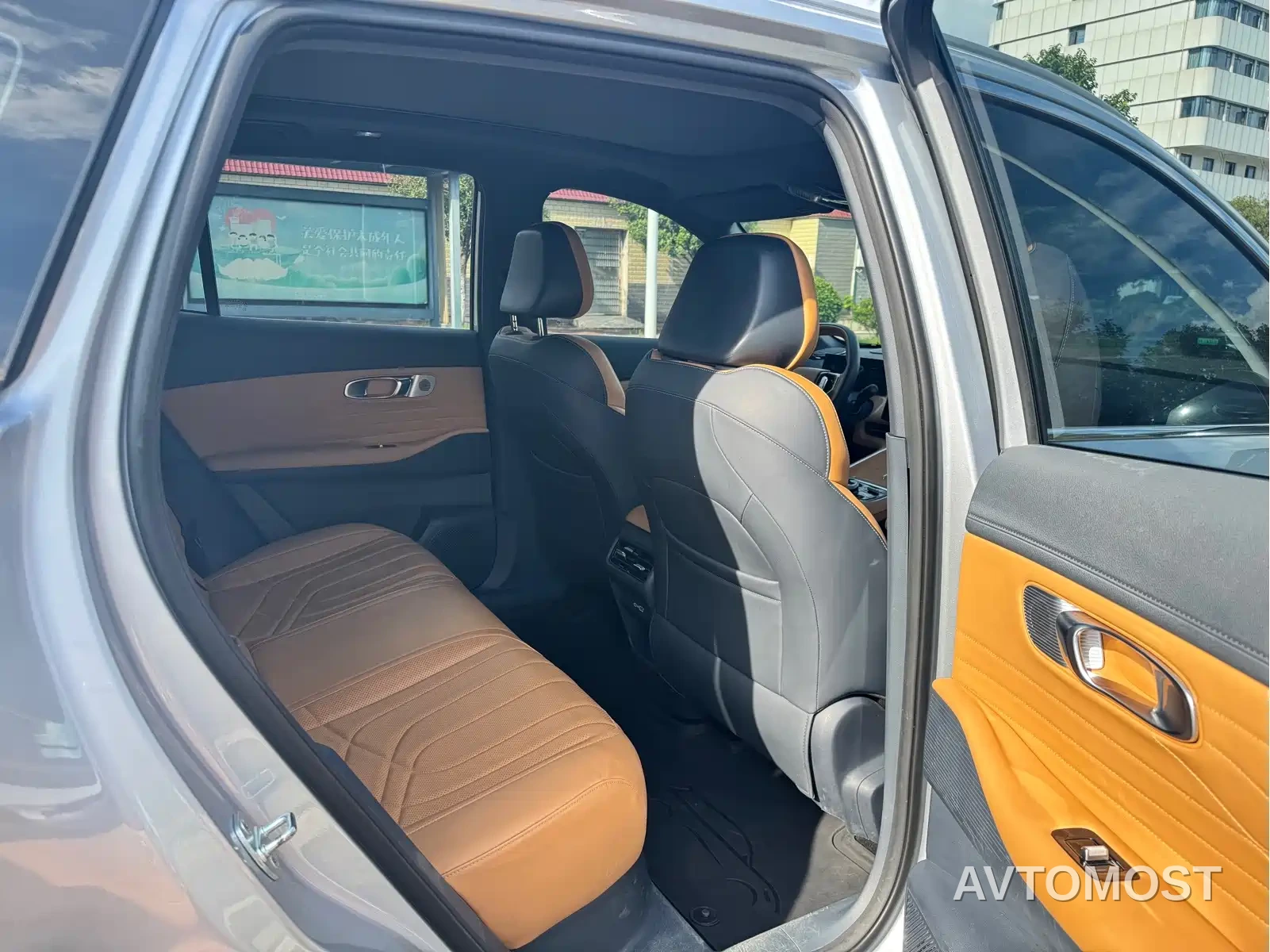 Geely Galaxy Starship 7 EM-i 2025 Model 120km Explorer+ Edition — фото 10