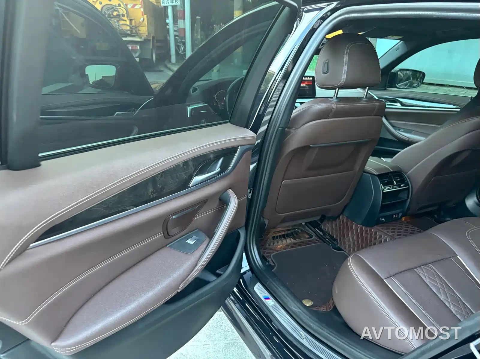 BMW 5 Series 2022 525Li M Sport Package — фото 10