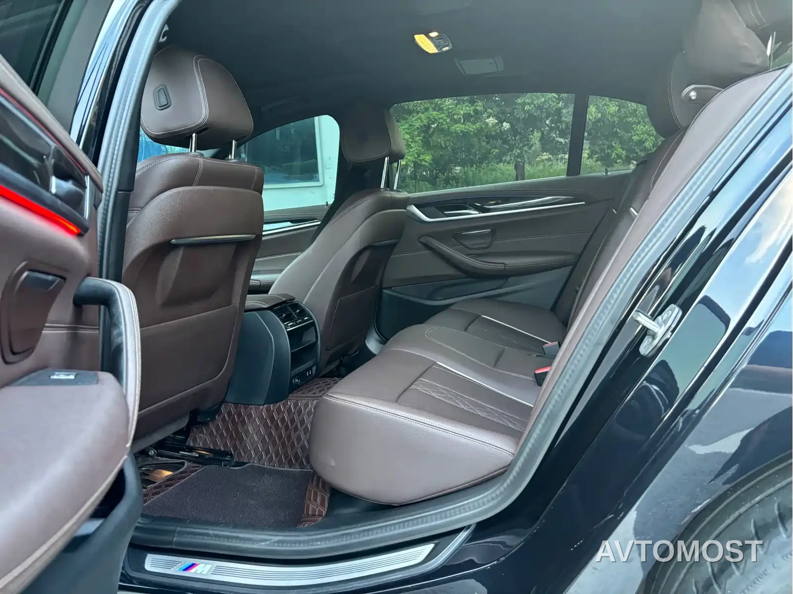 BMW 5 Series 2022 525Li M Sport Package — фото 11