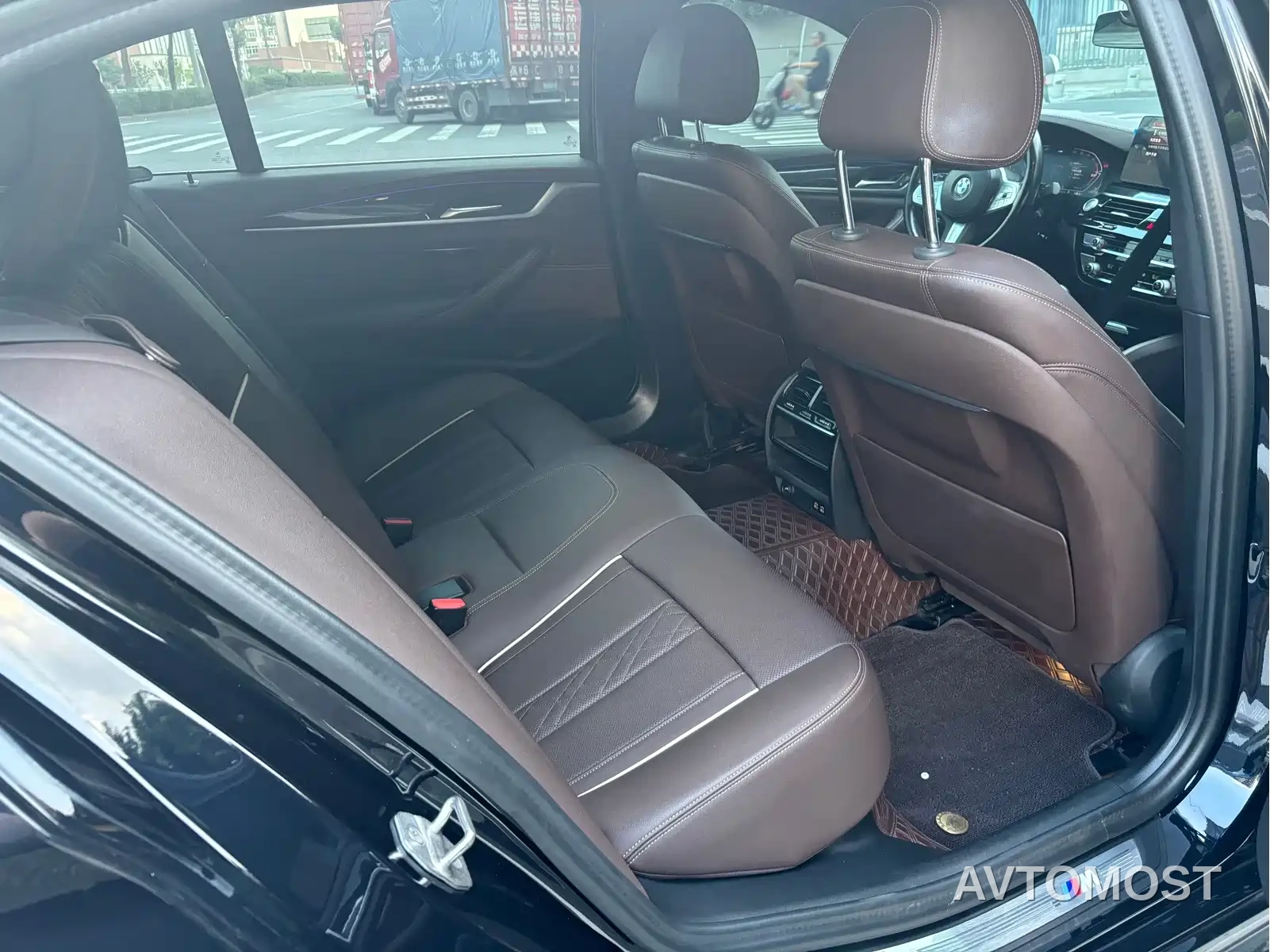 BMW 5 Series 2022 525Li M Sport Package — фото 14