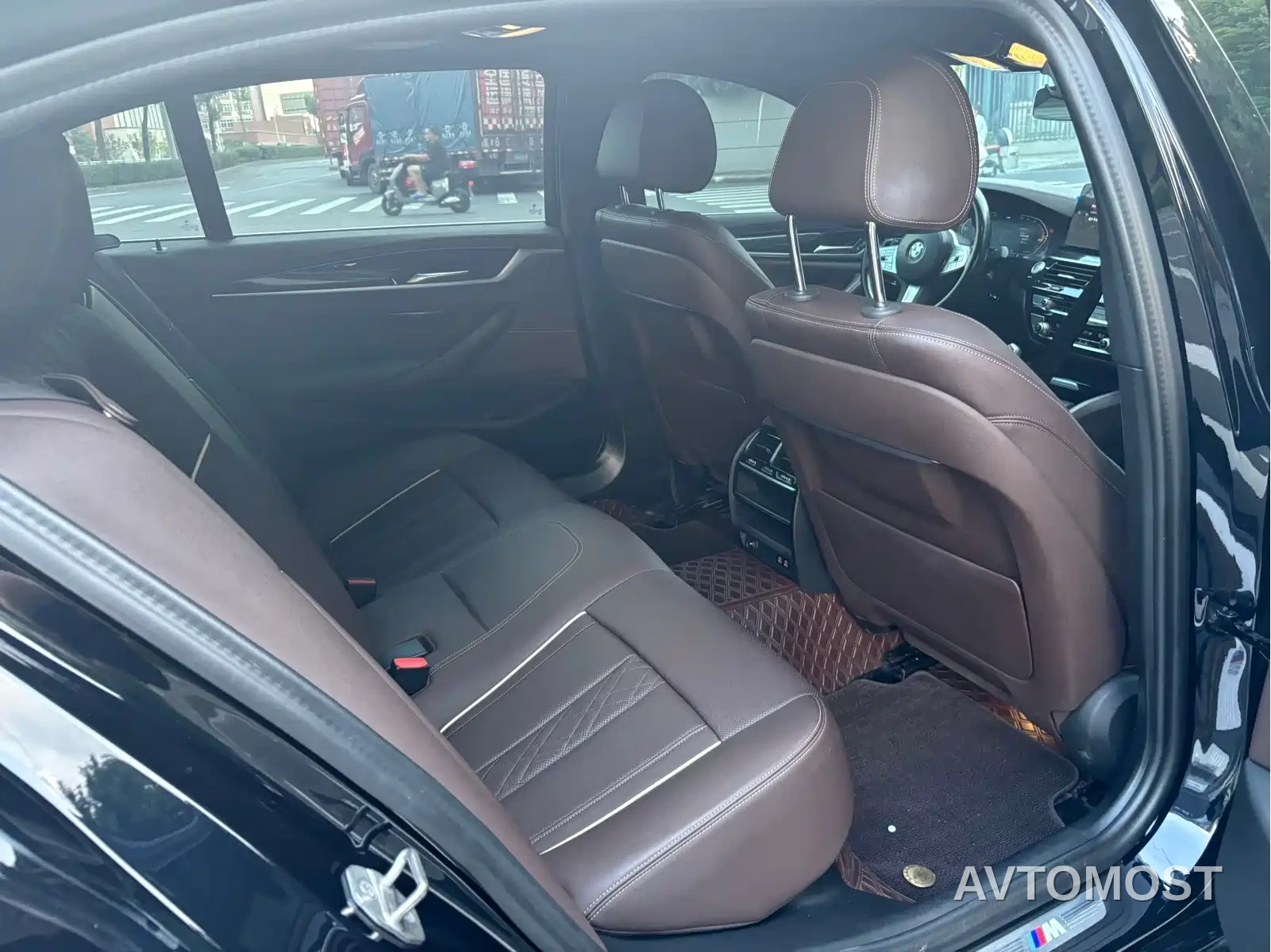 BMW 5 Series 2022 525Li M Sport Package — фото 15