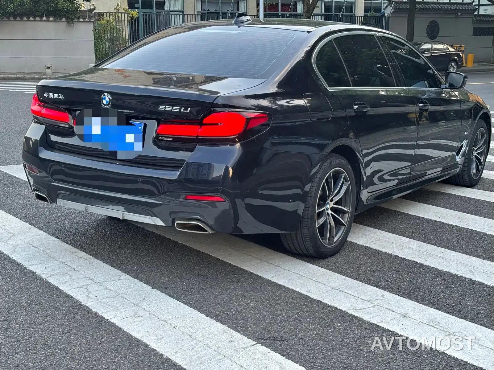 BMW 5 Series 2022 525Li M Sport Package — фото 16