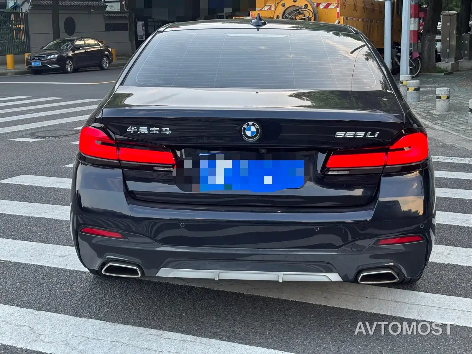 BMW 5 Series 2022 525Li M Sport Package — фото 17