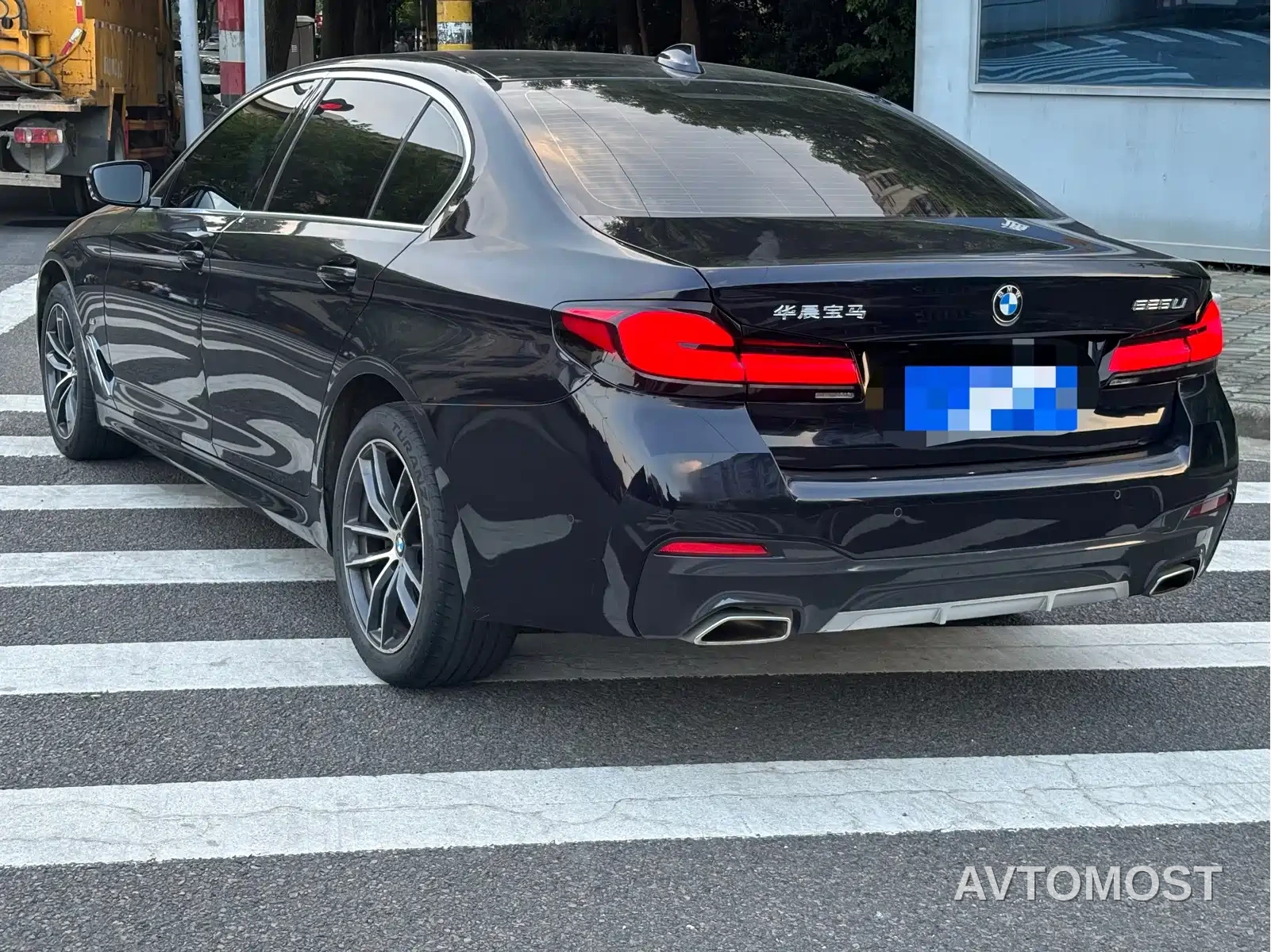 BMW 5 Series 2022 525Li M Sport Package — фото 18