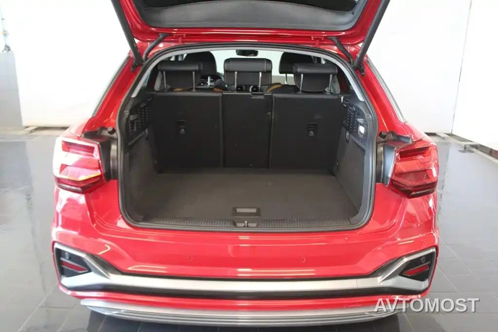 Audi Q2L e-tron 2022 Q2L e-tron Pure Electric Intelligent — фото 7