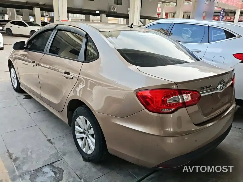 Zhonghua H530 2017 1.6L Automatic Comfort — фото 5
