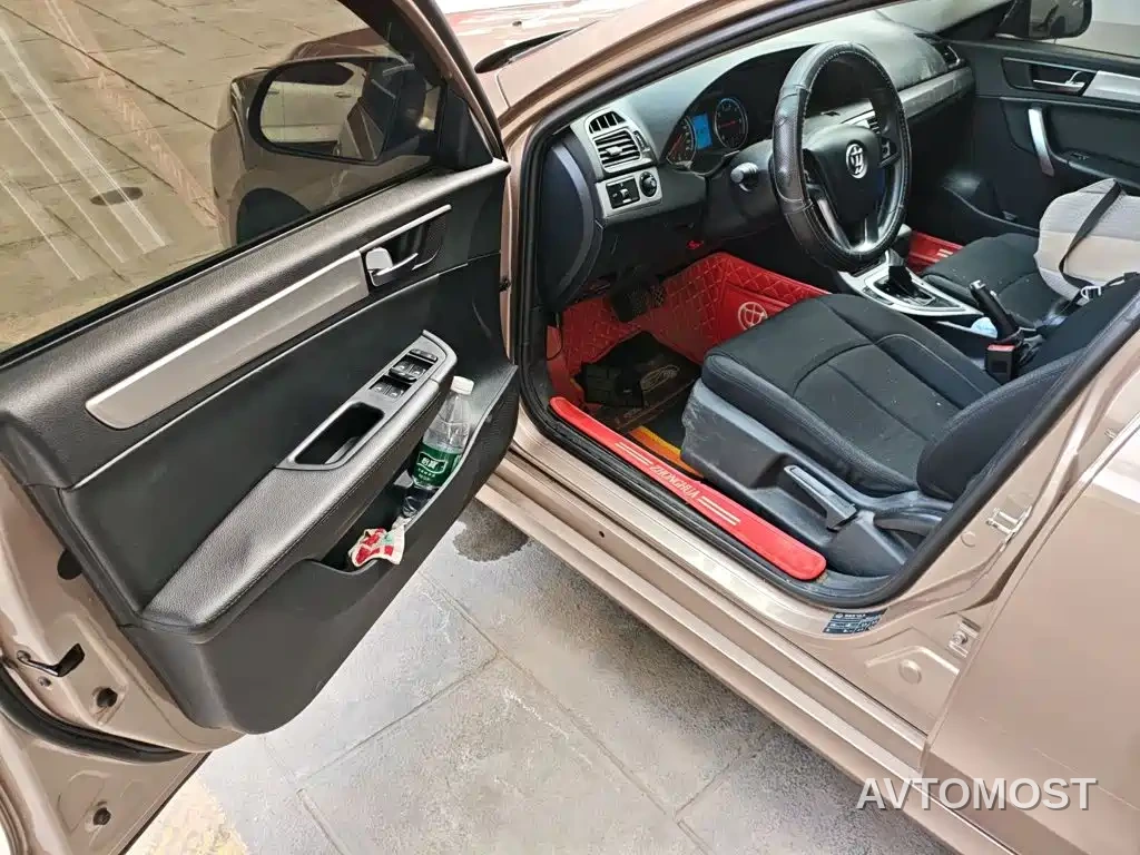 Zhonghua H530 2017 1.6L Automatic Comfort — фото 13