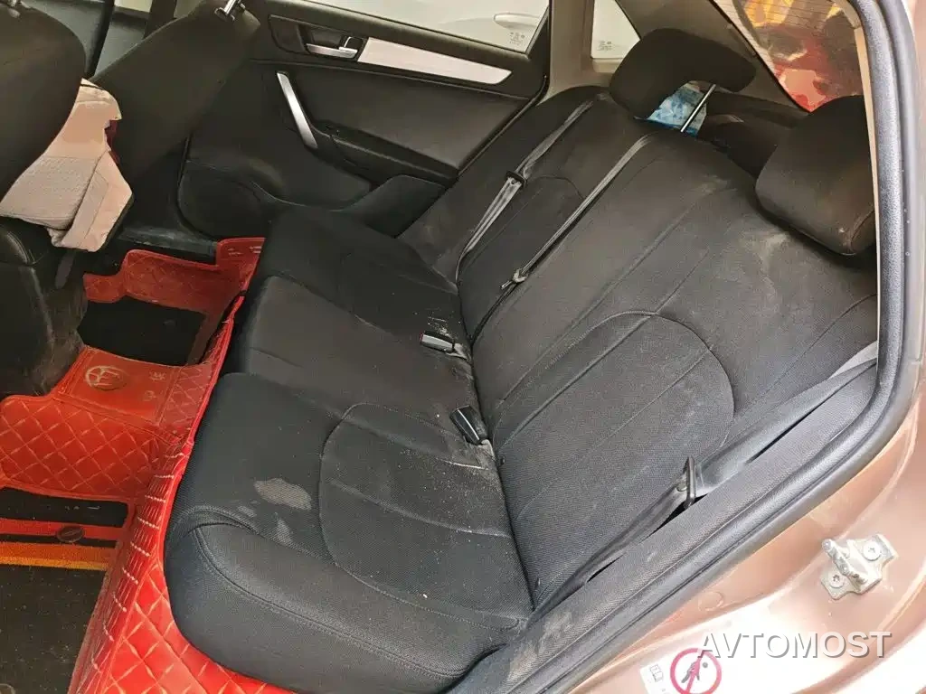 Zhonghua H530 2017 1.6L Automatic Comfort — фото 14