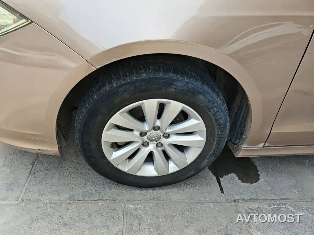 Zhonghua H530 2017 1.6L Automatic Comfort — фото 20
