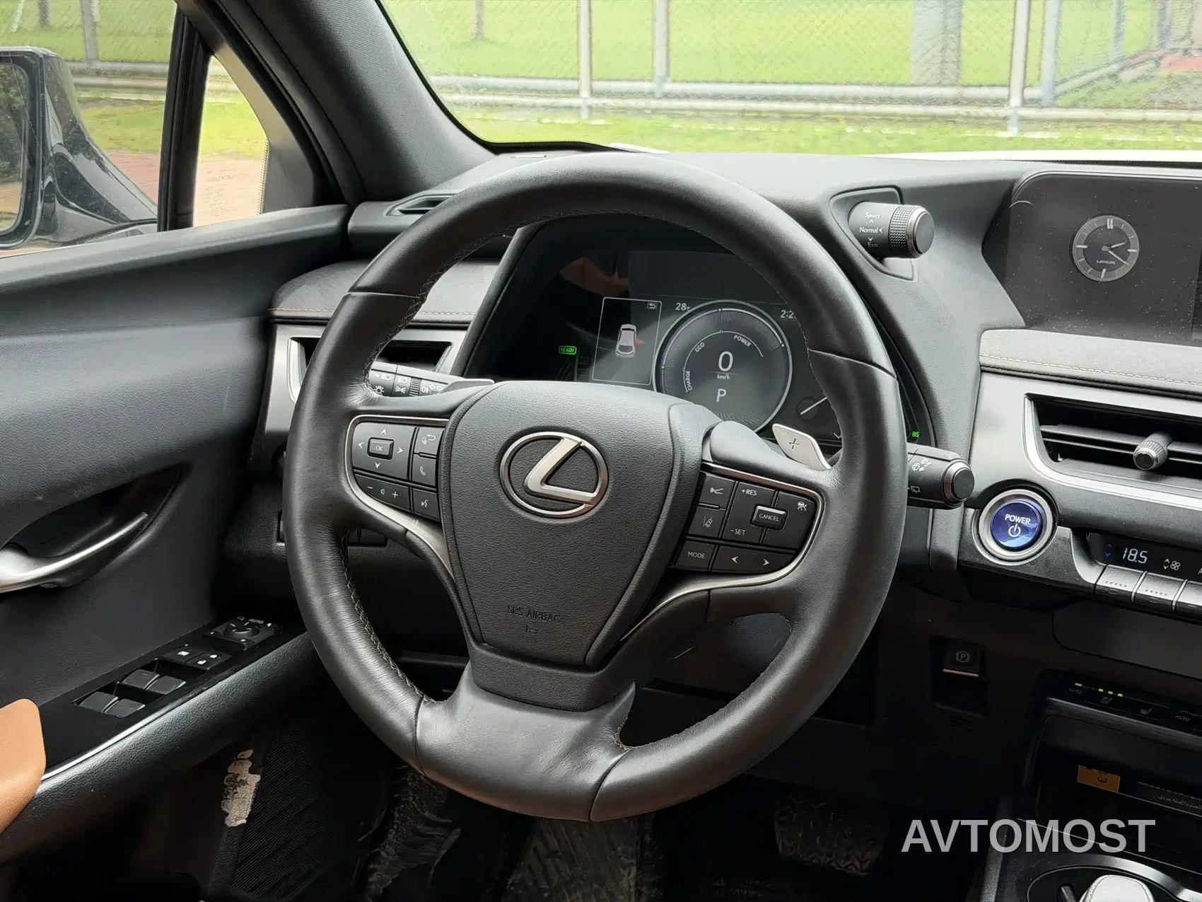 Lexus UX Electric 2020 300e Pure Enjoyment Edition — фото 13