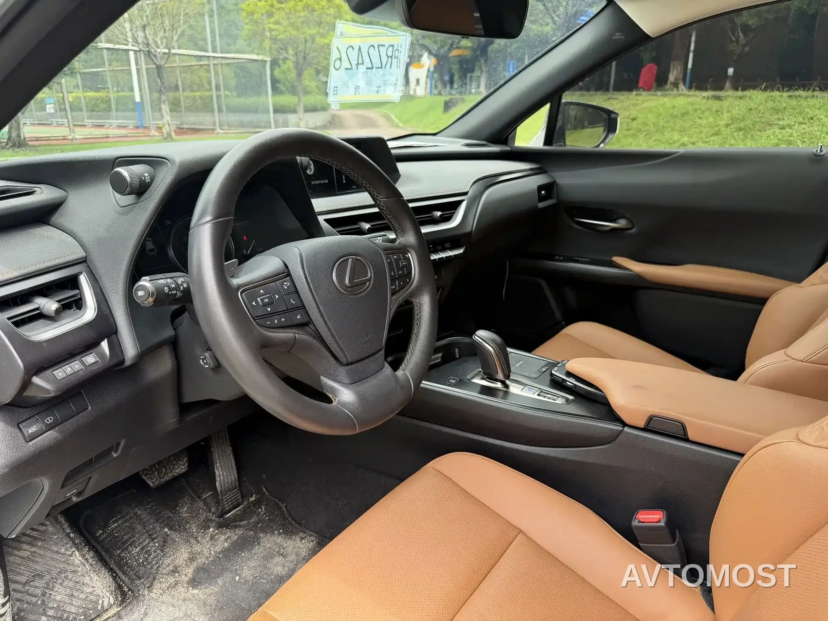 Lexus UX Electric 2020 300e Pure Enjoyment Edition — фото 14