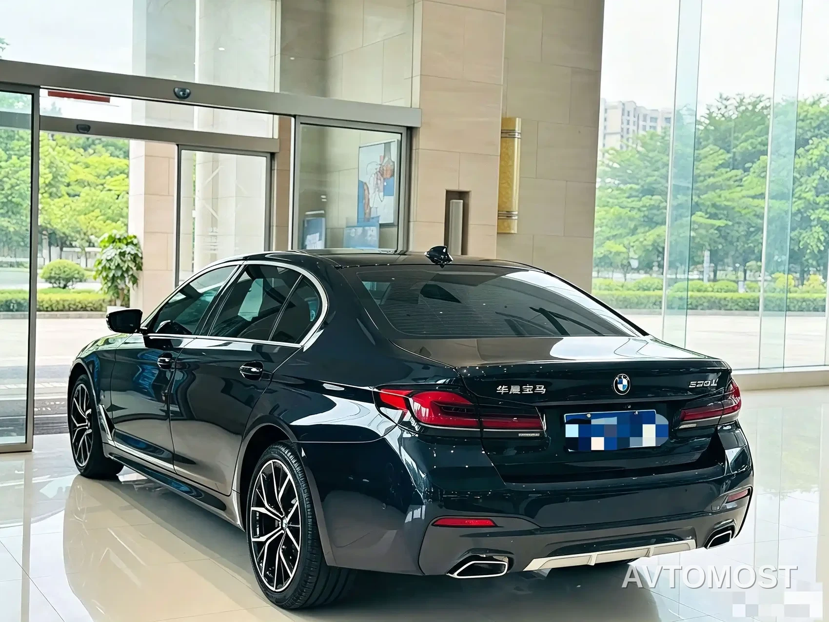 BMW 5 Series 2023 530Li Premium M Sport Package — фото 7