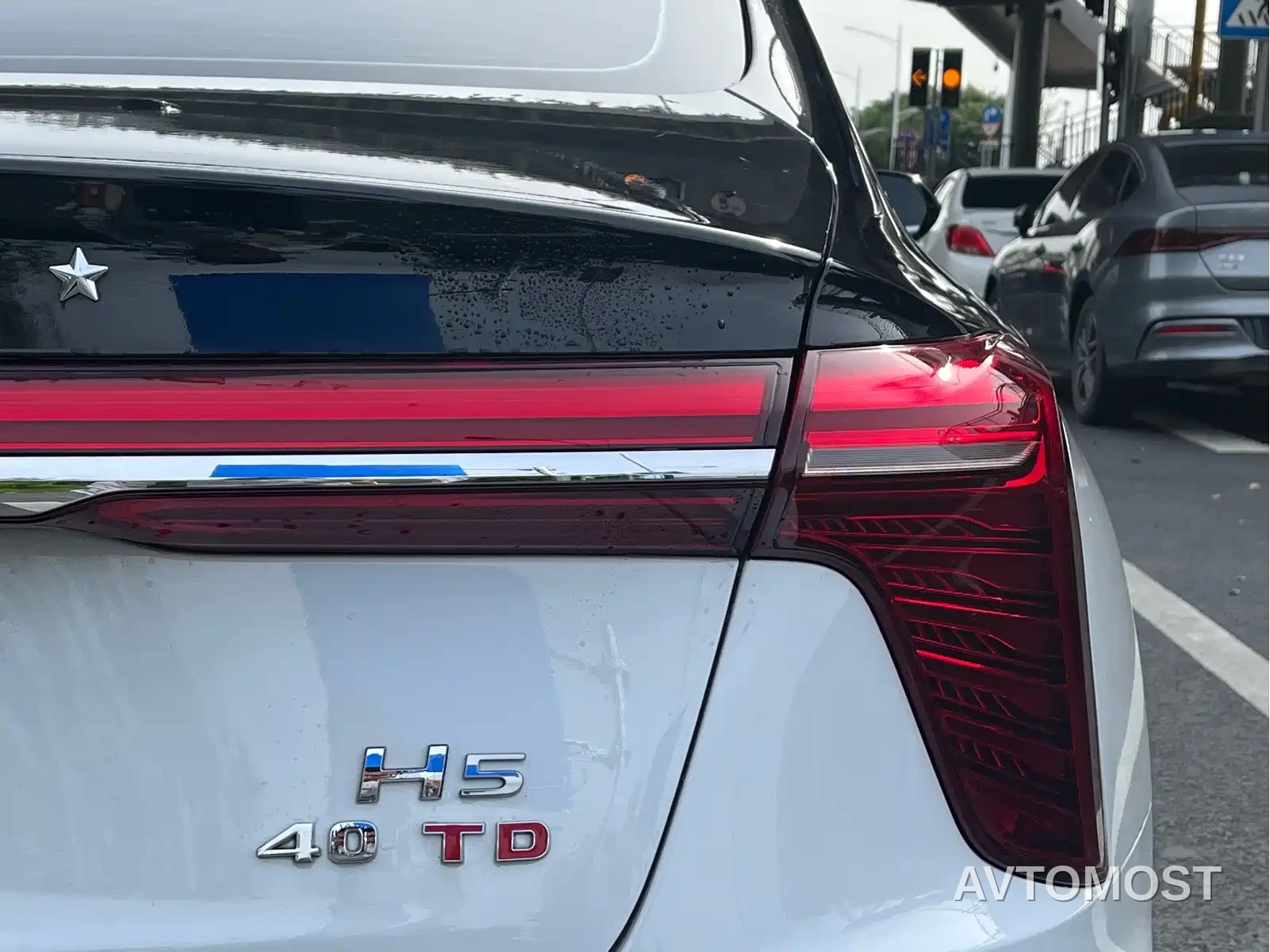 Hongqi H5 2024 1.5T DCT Smart Connect Flag Rhythm Edition — фото 14