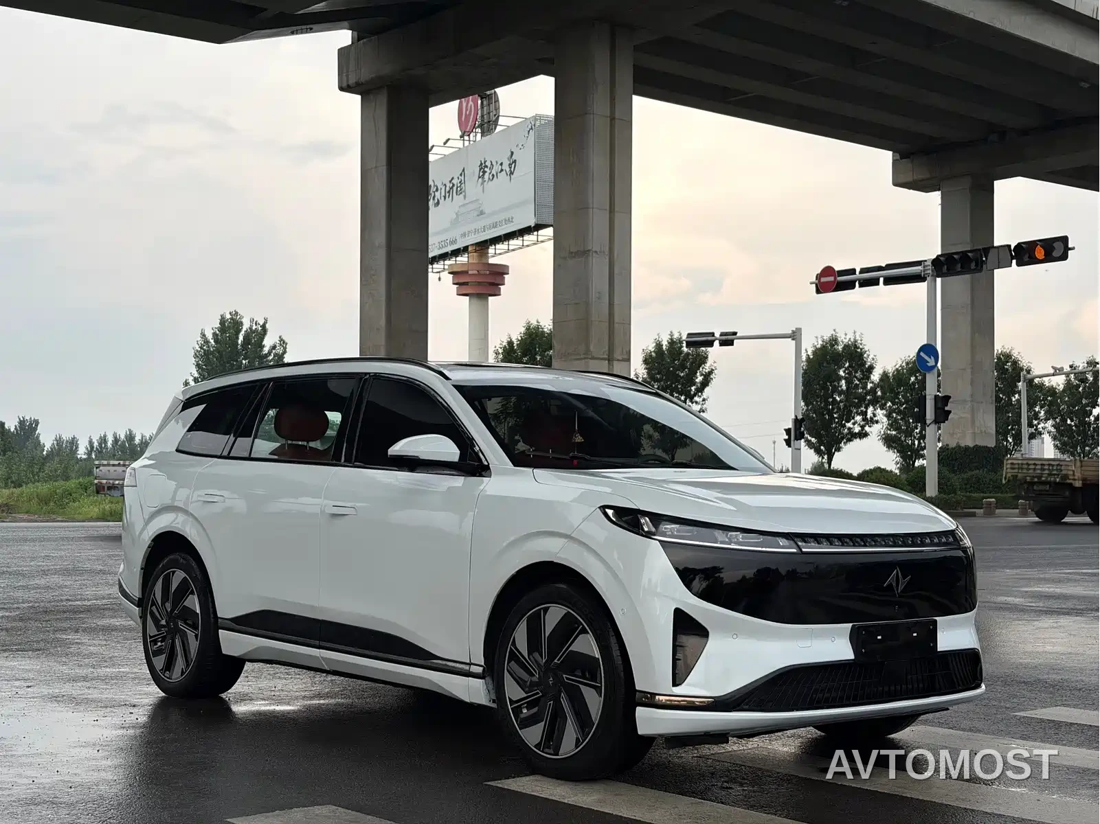 Dongfeng Yipai eπ008 2024 210Max Range Extender 6-Seater — фото 3