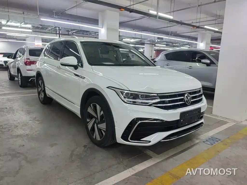 Volkswagen Tiguan L 2023 Facelift 380TSI Auto 4WD R-Line Cross Enjoy Edition 7-Seater — фото 1