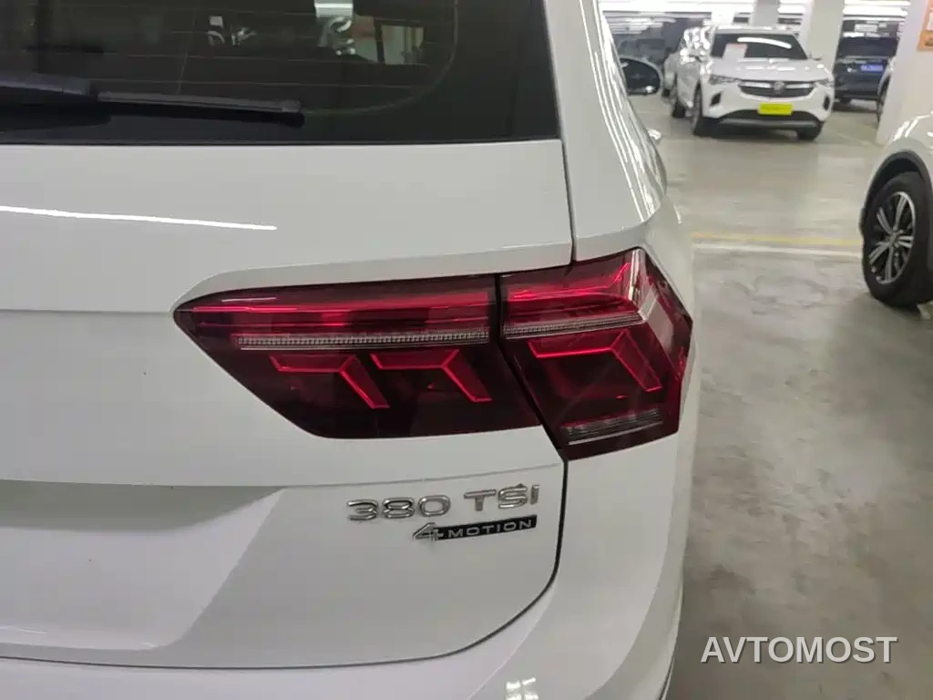 Volkswagen Tiguan L 2023 Facelift 380TSI Auto 4WD R-Line Cross Enjoy Edition 7-Seater — фото 2