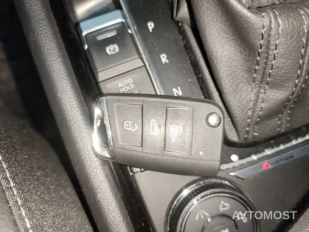 Volkswagen Tiguan L 2023 Facelift 380TSI Auto 4WD R-Line Cross Enjoy Edition 7-Seater — фото 3