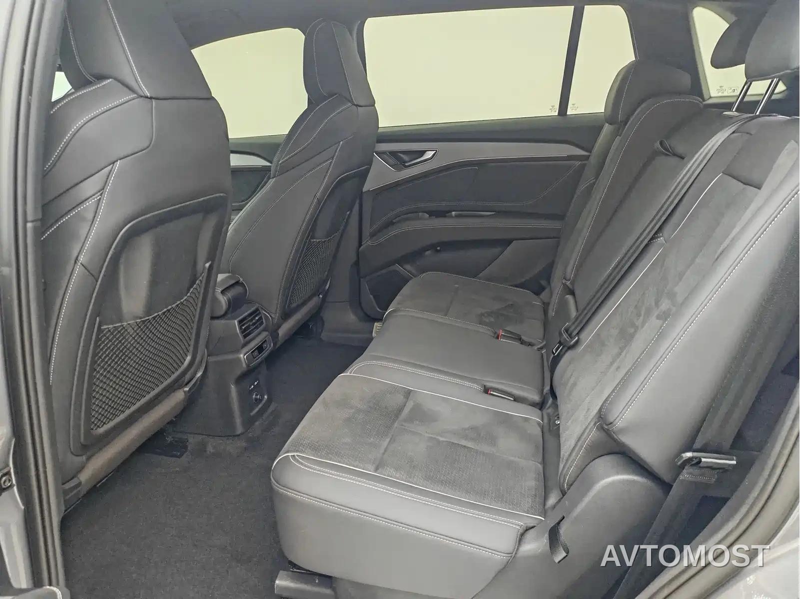 Audi Q5 e-tron 2022 40 e-tron Starlight Edition Mecha Suit Sun Chaser Version — фото 5