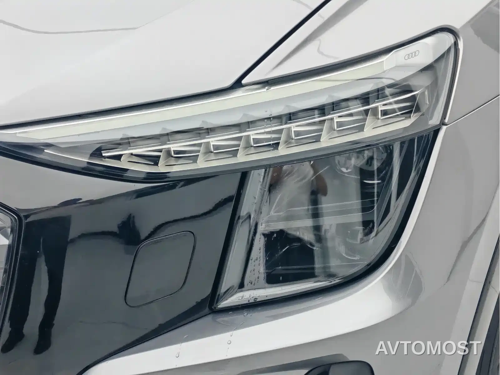 Audi Q5 e-tron 2022 40 e-tron Starlight Edition Mecha Suit Sun Chaser Version — фото 6