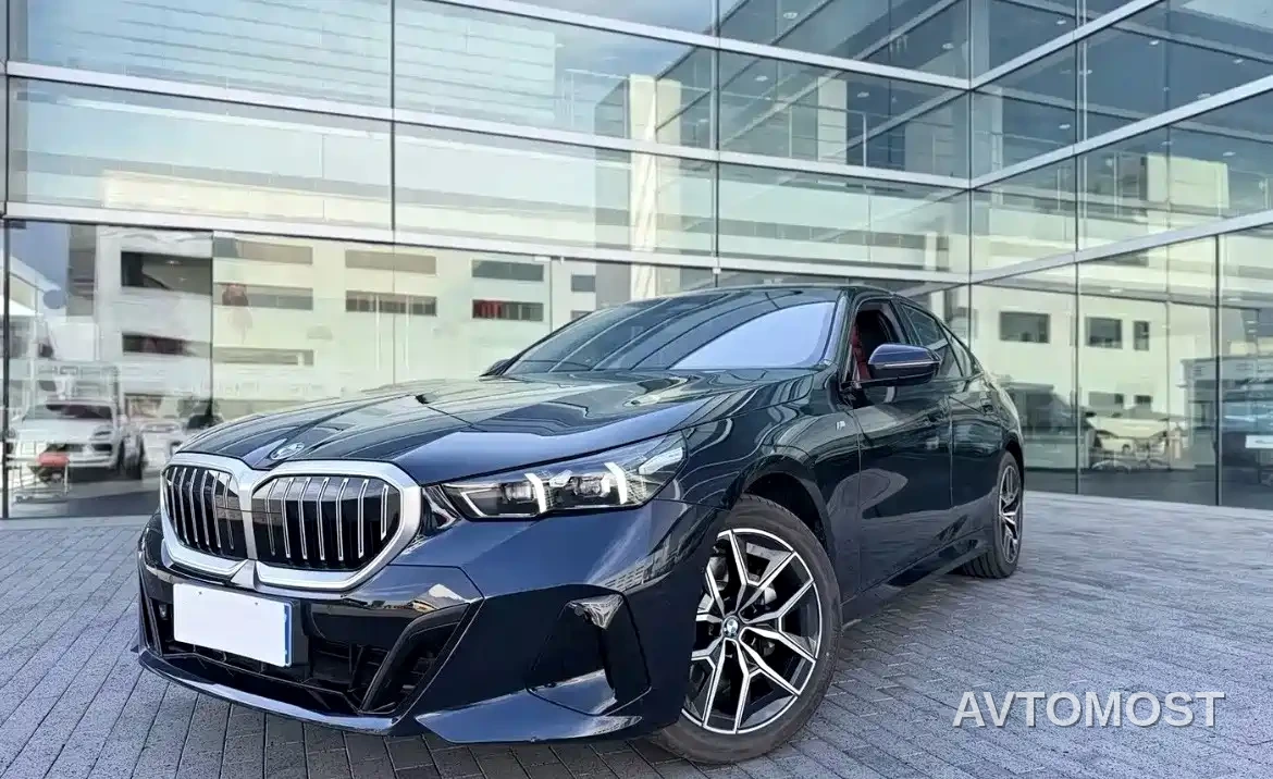 BMW 5 Series (Import) 2024 530i Premium Model M Sport Package — фото 1