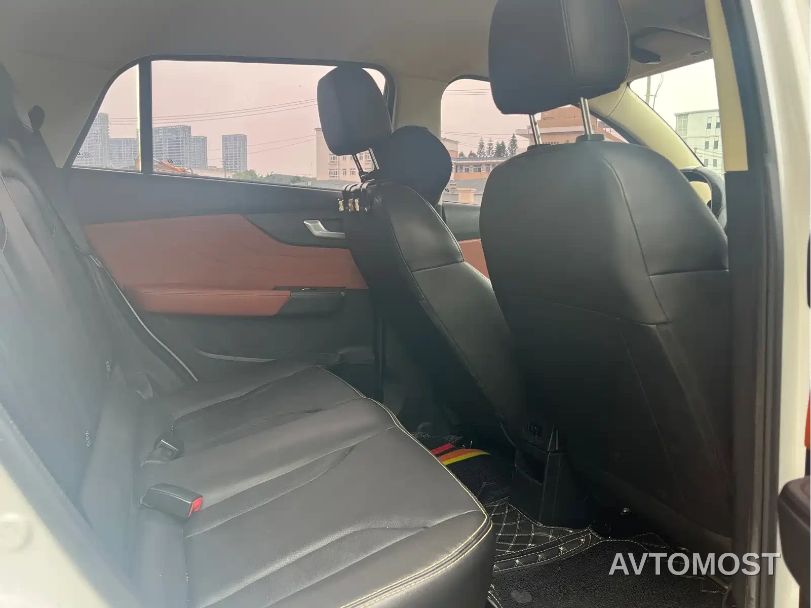 Electric House YOUNG Guang Xiaoxin 2021 L400 4-Seater — фото 11